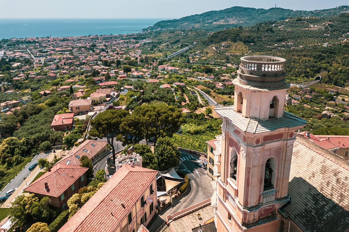 Voglia di mare a fine ottobre? Questo borgo della Liguria è il posto ideale per una fuga nel weekend