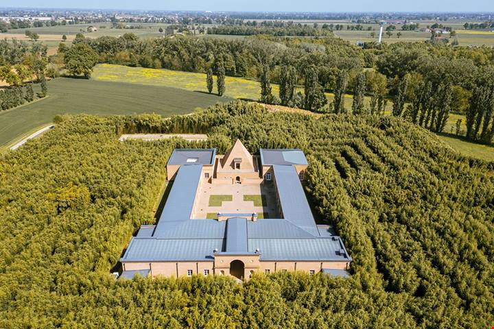 Perdersi in 200mila piante di bambù: in Emilia c'è un labirinto gigantesco che sembra non finire mai