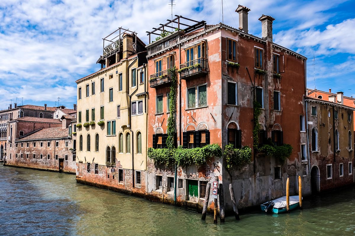 Il quartiere storico di Venezia dove i turisti non sono ancora arrivati: qui si respira la vera Laguna di un tempo