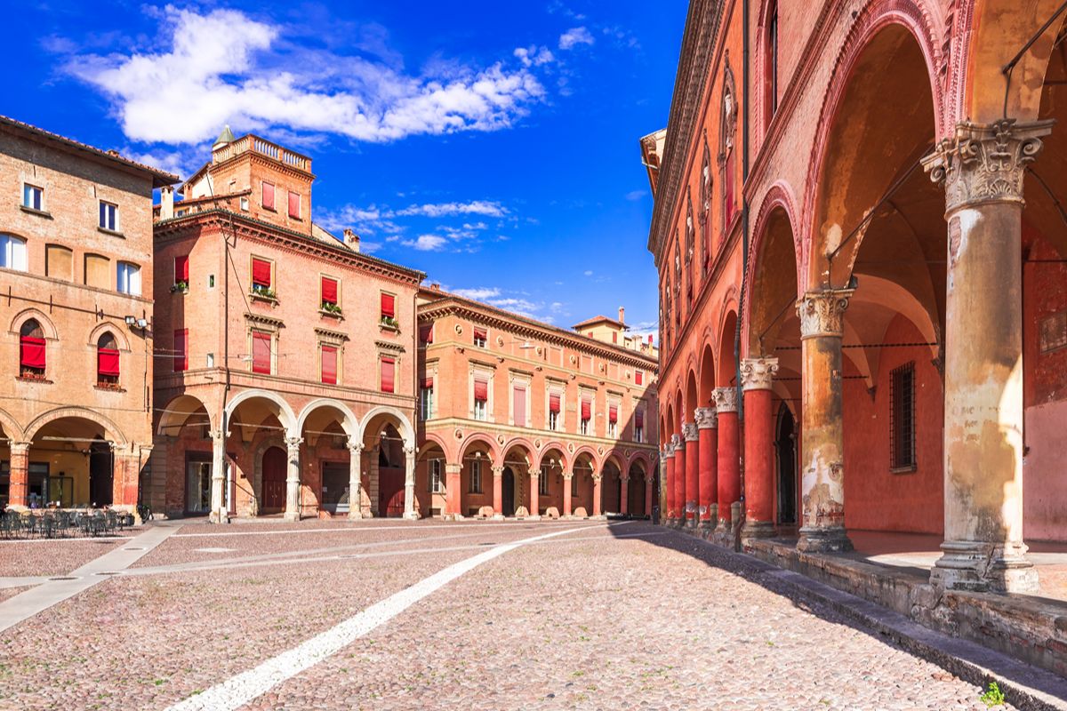 Pasta fatta a mano, vino novello e passeggiate nel Medioevo: è lei la città italiana perfetta da scoprire in autunno