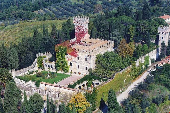 Cuore toscano ed eleganza inglese: fuori Firenze c'è il castello che ha unito idealmente Italia e Gran Bretagna