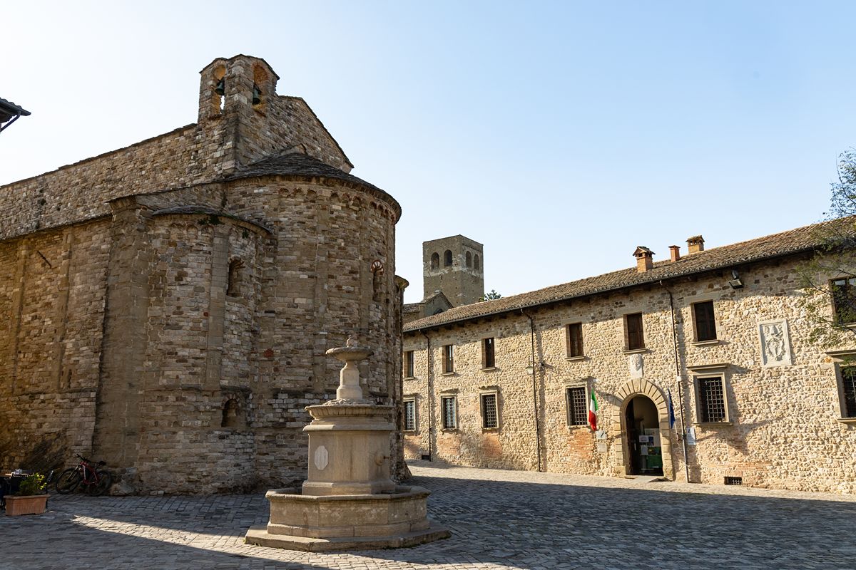 Rinchiuso in una fortezza sopra il vuoto: il mistero del conte Cagliostro continua ad attirare curiosi