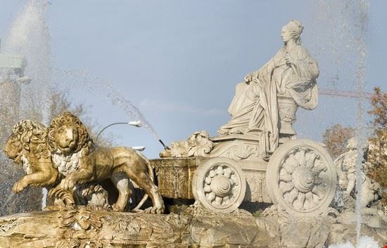 Plaza de Cibeles Fonte: Rafael Ramirez Lee - ©Shutterstock Rafael Ramirez Lee - ©Shutterstock Rafael Ramirez Lee - ©Shutterstock