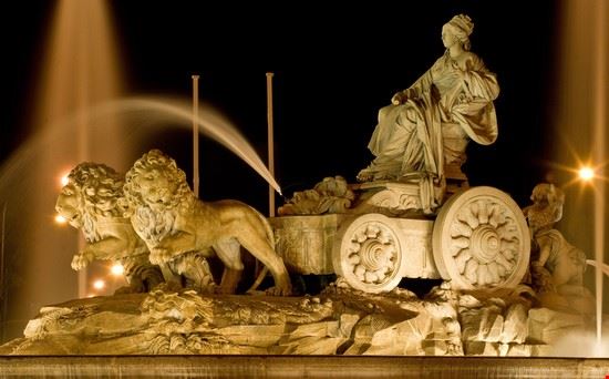 Plaza de Cibeles Fonte: Rafael Ramirez Lee - ©Shutterstock Rafael Ramirez Lee - ©Shutterstock Rafael Ramirez Lee - ©Shutterstock