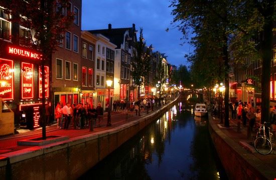 Red Light District Fonte: Rostislav Glinsky - ©Shutterstock  Rostislav Glinsky - ©Shutterstock  Rostislav Glinsky - ©Shutterstock 