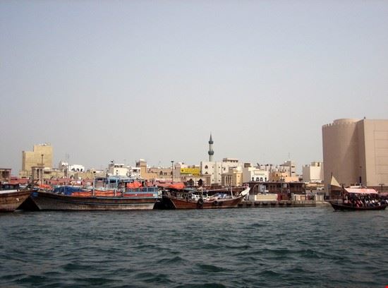 Dubai con la nave Vista della città vecchia Viviana Riva Viviana Riva