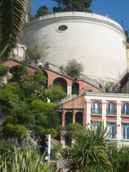 Il capoluogo della costa azzurra Nizza LAVINIA BERTI LAVINIA BERTI