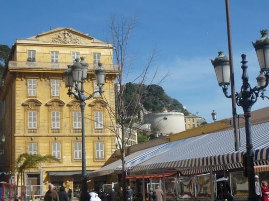 Il capoluogo della costa azzurra Nizza LAVINIA BERTI LAVINIA BERTI