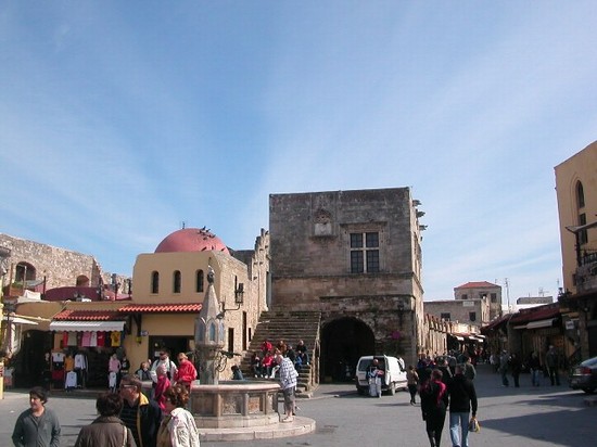 PIAZZA IN ALTRA POSIZIONE.