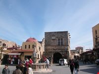 PIAZZA IN ALTRA POSIZIONE.