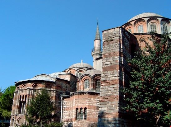 Un ponte tra Oriente e Occidente Istanbul MARKO BARDAZZI MARKO BARDAZZI