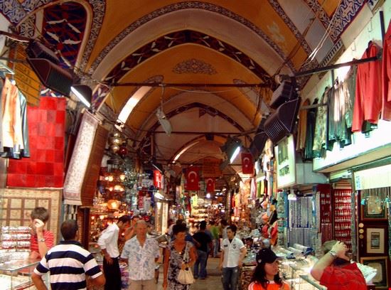 Un ponte tra Oriente e Occidente Istanbul MARKO BARDAZZI MARKO BARDAZZI