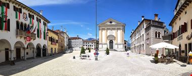 1920px-Piazza_Papa_Luciani,_Mel