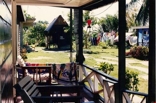  Poco distante dal centro di Negril si può alloggiare in questi bungalow semplici e decisamente economici. annalisa reversi annalisa reversi