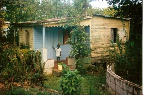  bimbo jamaicano. Hanno case semplici ed ordinate pronti ad ospitarti e spesso a condividere il loro cibo.  annalisa reversi annalisa reversi