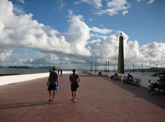  Una bellissima passeggiata lungo l'oceano Francesco Taroni Francesco Taroni