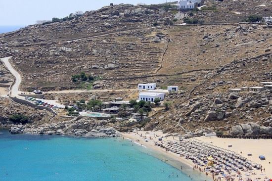 Paradise Beach Fonte: ©Georgios Alexandris - Shutterstock ©Georgios Alexandris - Shutterstock ©Georgios Alexandris - Shutterstock