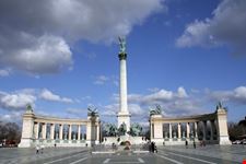 budapest hosok tere