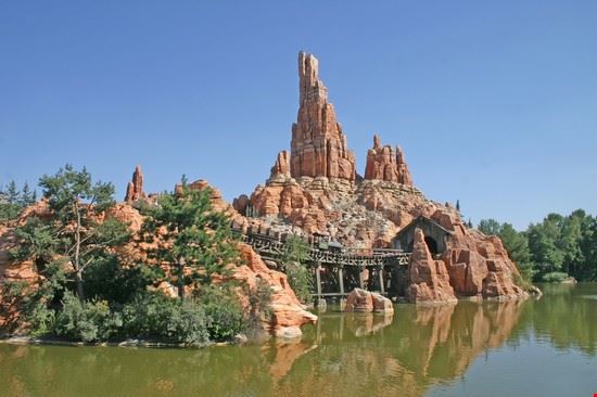 Disneyland Resort Paris  Auhtor: Chris Green
Source: ©Shutterstock   