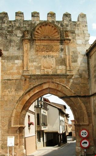 Gate into Berlanga de Duero Gate into Berlanga de Duero