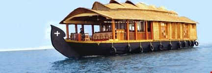 kumarakom houseboat