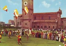 Esibizione di sbandieratori, Chiesa di S. Giorgio