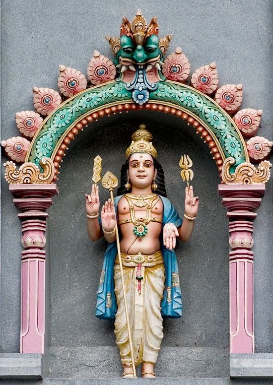 kuala lumpur ahthi eeswaran temple raja gopuram