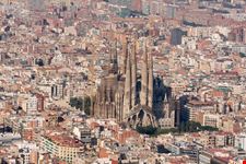 barcelona eine luftaufnahme der sagrada familia in barcelona