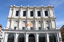 madrid fachada del teatro real