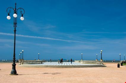 Lungomare - Fauxware  - ©Shutterstock - Fauxware  - ©Shutterstock