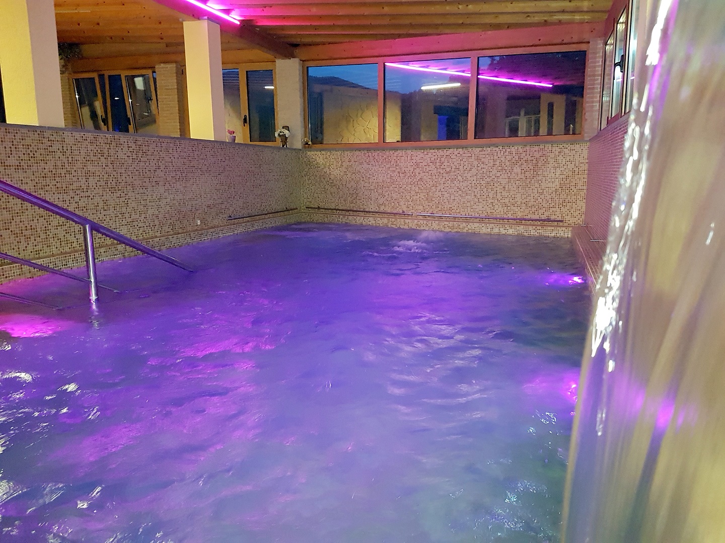 Piscina interna idromassaggio