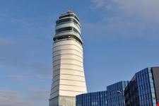 wien empfangsgebaeude des flughafen wien