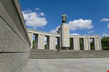berlin kriegsdenkmal im tiergarten