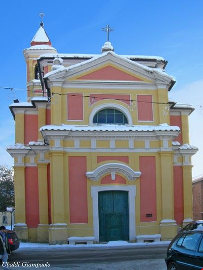  Foto della chiesa di Santa Lucia, scattata il 19-12-2010 dalla piazza Silvagni  