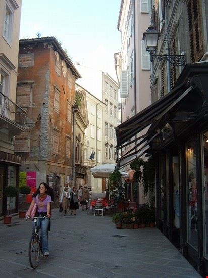 Trieste  