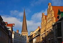 blick in rostocks strassen rostock
