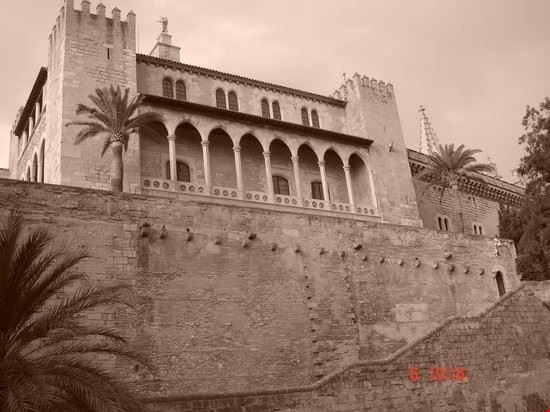 Palazzo dell'Almudaina Il bellissimo Palacio de la Almudaina nel centro della capitale dell'isola di Maiorca.  