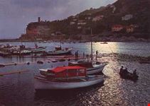 Suggestivo controluce sul porto