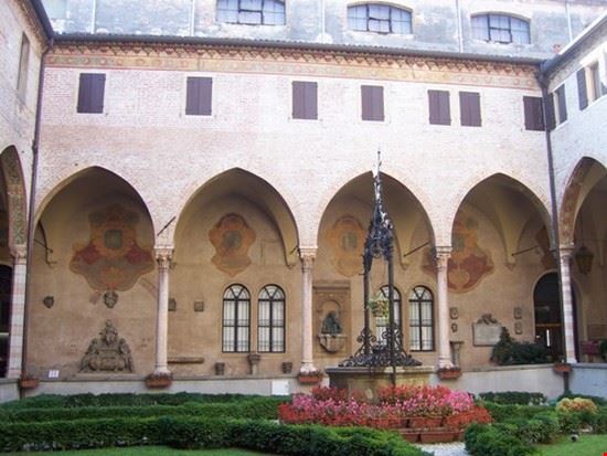 Duomo chiostro  