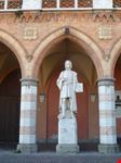 statua