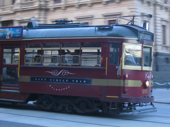 27024_melbourne_city_circle_tram_in_melbourne