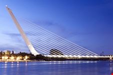 sevilla alamillo-bruecke