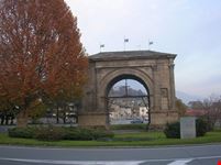 Arco di Cesare Augusto