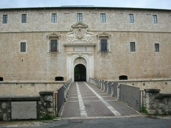 Il Castello Piccolomini L'Aquila  