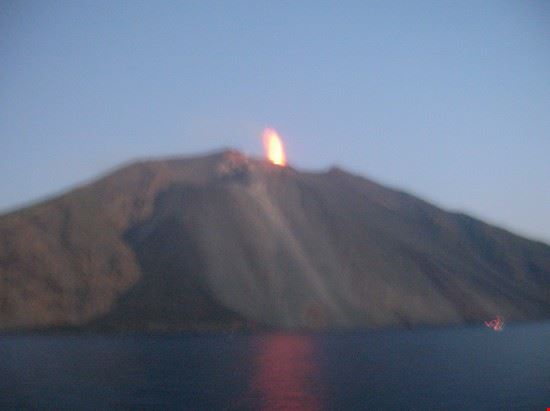 Sciara del Fuoco  - vulcano in eruzione!!