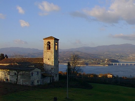 San giovanni in Petriolo a la diga di Bilancino