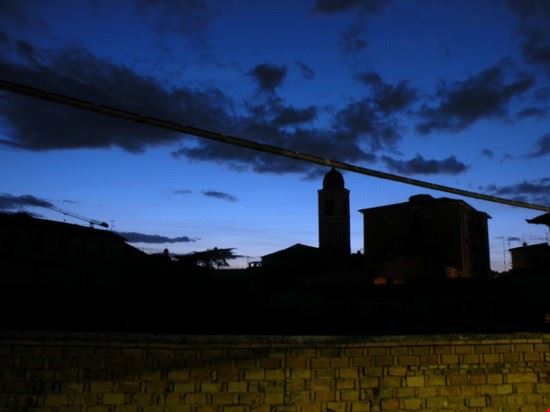  La città di notte dorme  