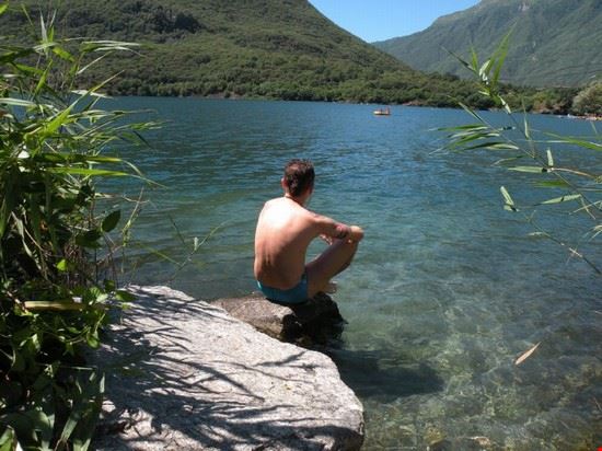 Lago di Mergozzo Bellissimo lago dall'acqua pulita e stupendo per l'estate  