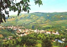 Veduta del centro abitato e del paesaggio