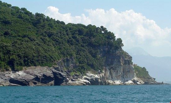 Spiaggia Punta Bianca veduta di Punta bianca,rinomata spiaggia della zona  